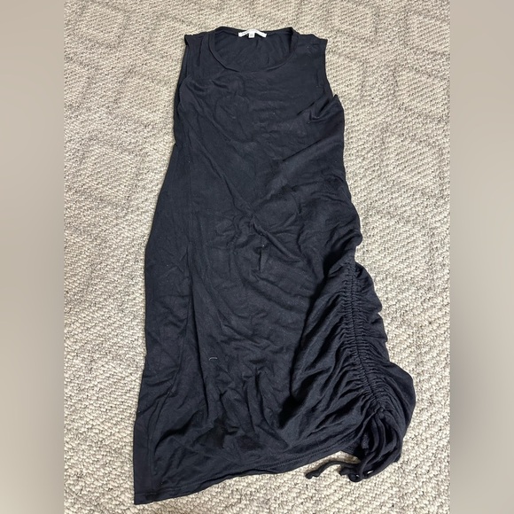 Elegant Black Ruched Dress - Picture 1 of 6